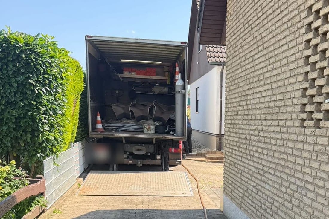 Abtransport zerlegter Öltank-Teile – Einsätze in ganz NRW