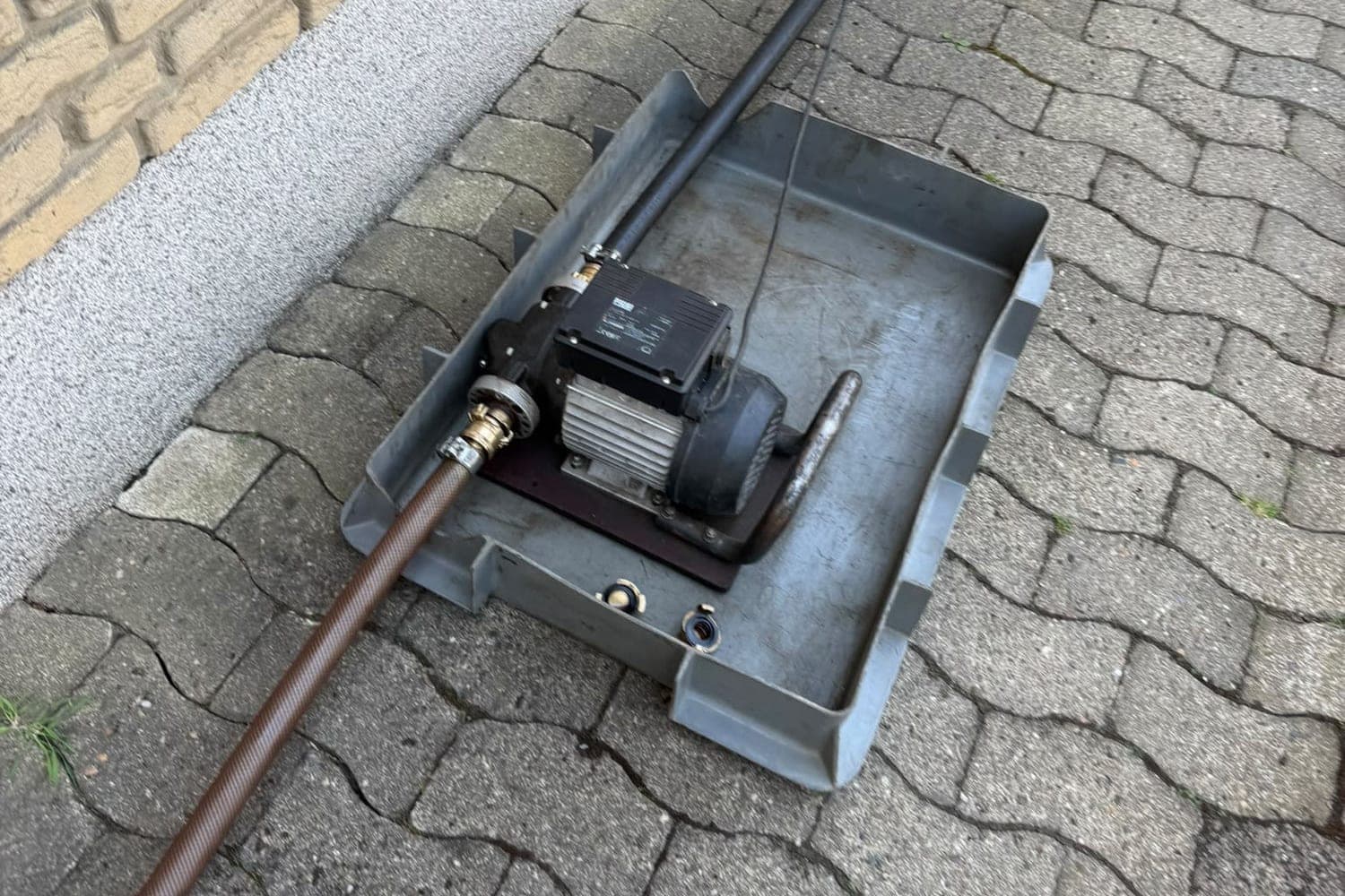 Restöl abpumpen vor der Tankentsorgung – Einsatz im Mühlenkreis